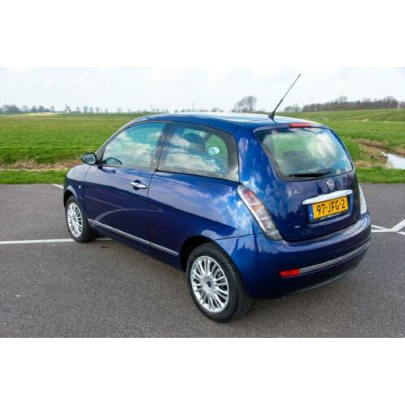 Lancia Ypsilon 1.2 2009 Blauw