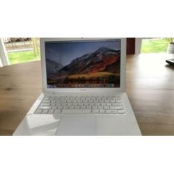 MacBook White Unibody 13inch.