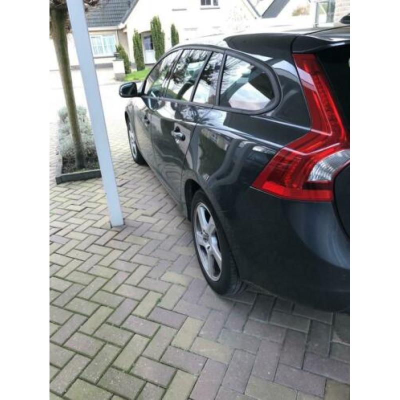 Volvo V60 5 cil D3 163pk Start/stop 2011 Grijs