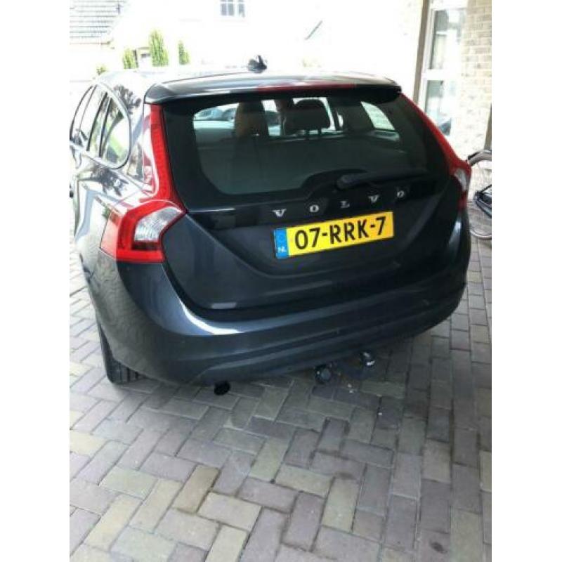 Volvo V60 5 cil D3 163pk Start/stop 2011 Grijs