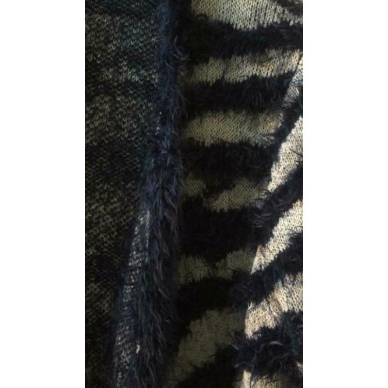 MissEtam blauw/wit gestreept losvallend fluffy vest.Maat XL