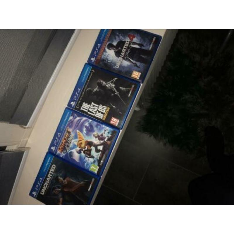 PlayStation 4 Controller & Games