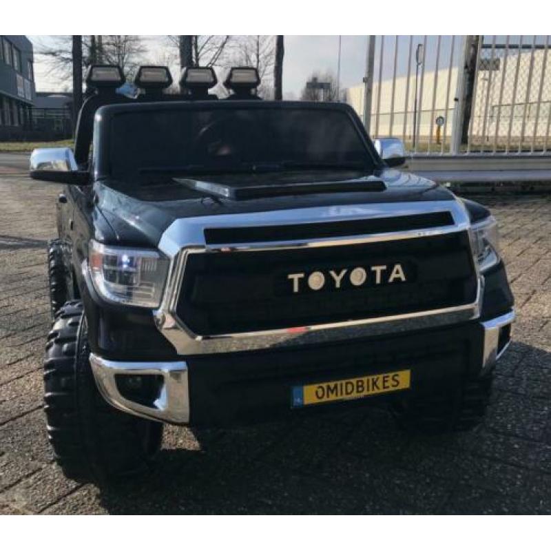 Toyota Tundra , 2 zitter, zwart , leder, 2.4ghz softstart