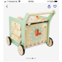 Houten loopwagen