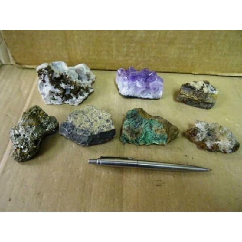 7 Ruwe clusters, diverse mineralen