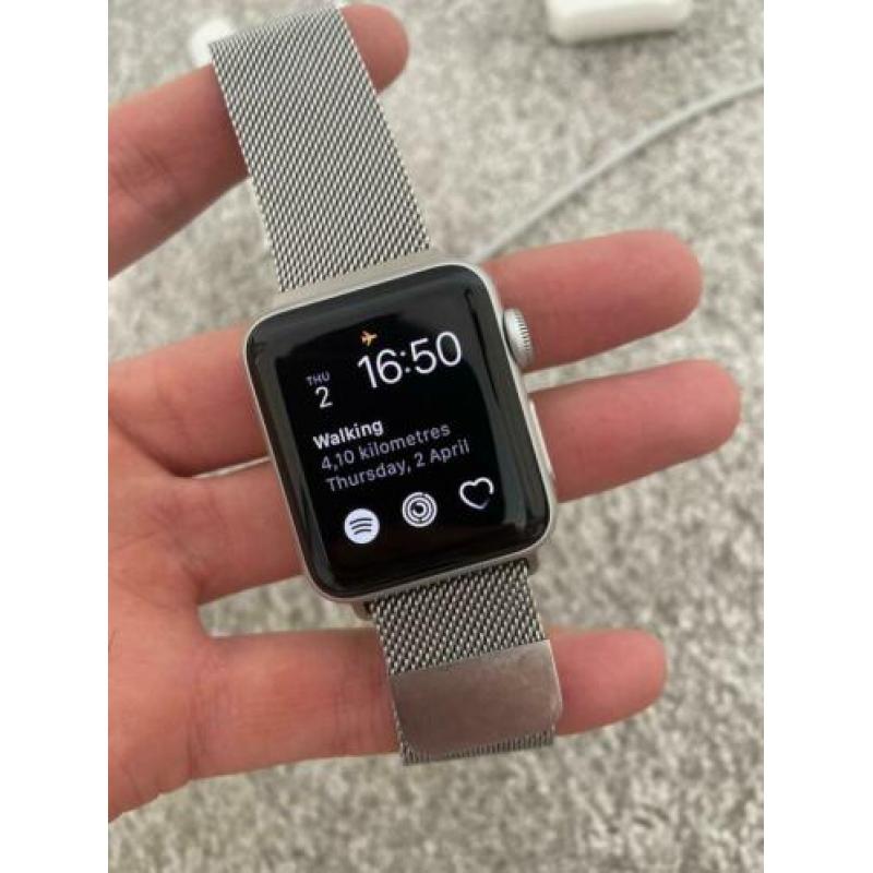 Apple watch series 3 38mm zilver met Milanese bandje