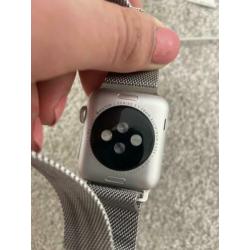 Apple watch series 3 38mm zilver met Milanese bandje