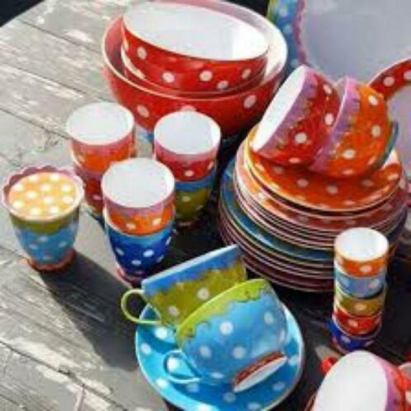 OILILY SERVIES - bijna compleet - stuur een DM