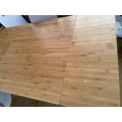 Eetkamer tafel met 6 stoel