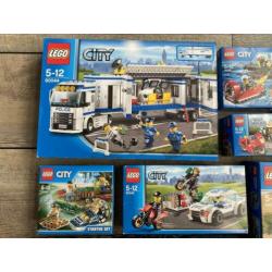 Lego City - 16 Nieuwe en Ongeopende sets.