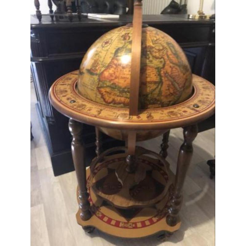 Antieke bar globe drank wereldbol barglobe globebar minibar