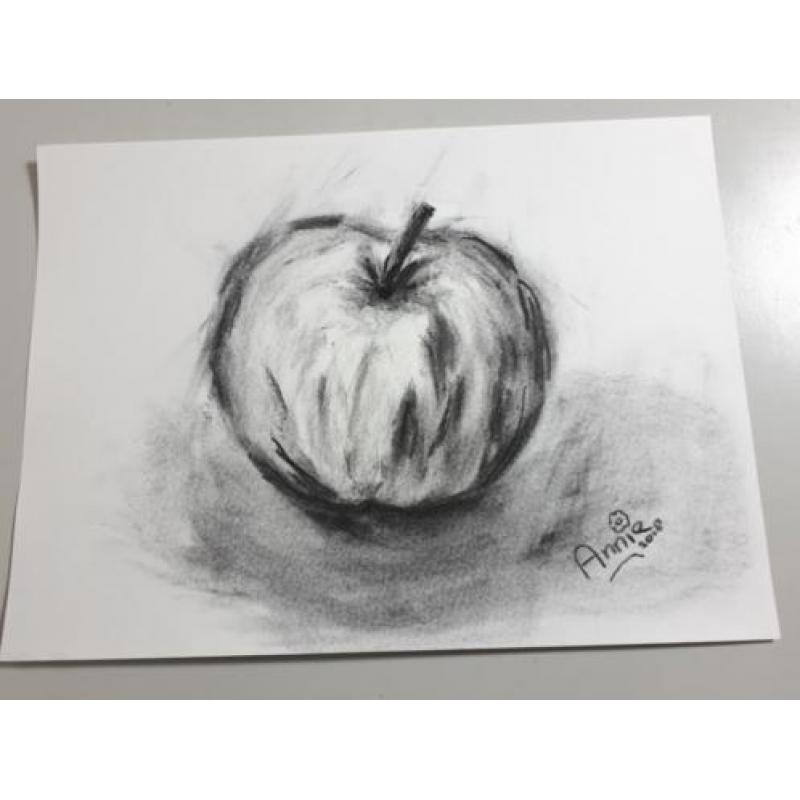 houtskool tekening ; Appel