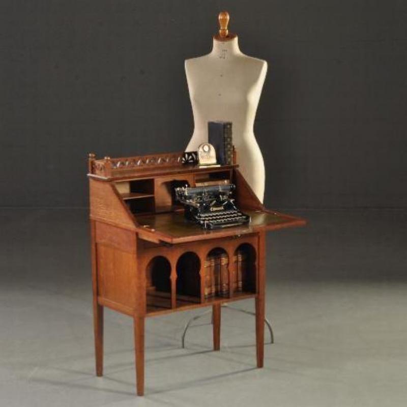 Antieke bureaus / Hollandse damessecretaire ca. 1900 met ...