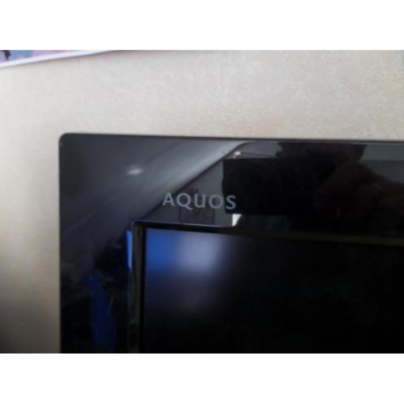 Sharp HD TV Aquos 26 inch 65 cm.