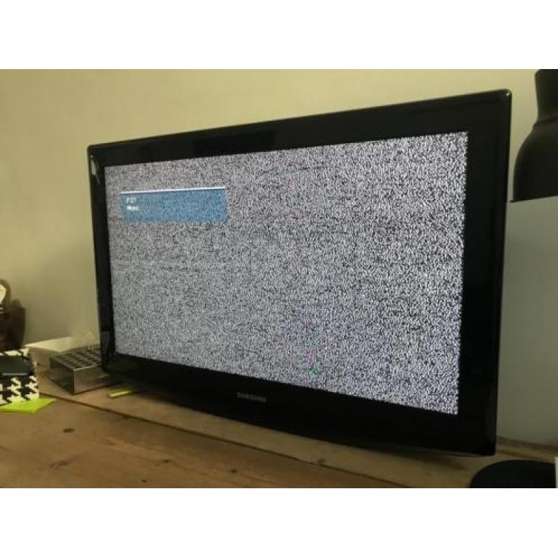 32 inch Samsung tv incl muurbeugel 75 Euro!!