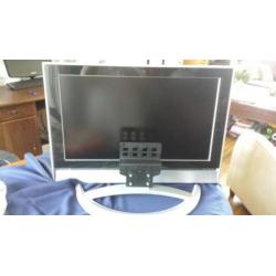 Lcd tv compleet met 2 beugels afst.bed. etc.