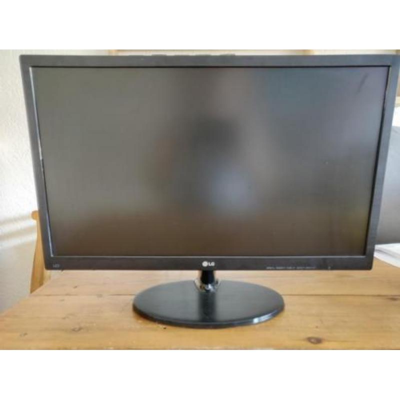 LG 24 inch monitor (24M38A)