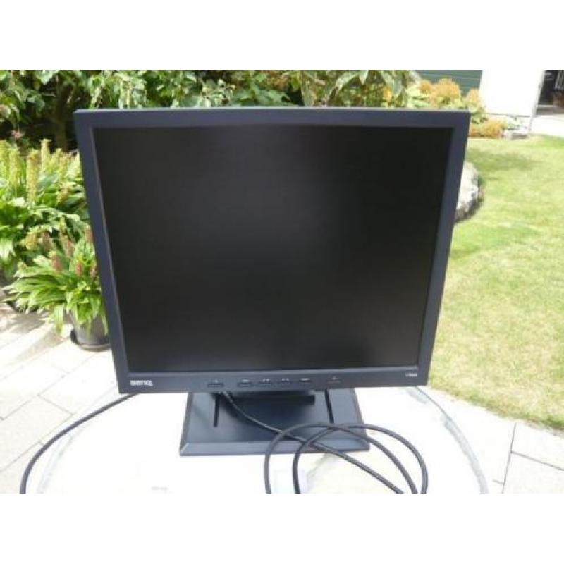 Lcd monitor 19 inch met kabels : benq t904