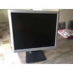 Te koop mooie nette tft monitor 19 inch hp