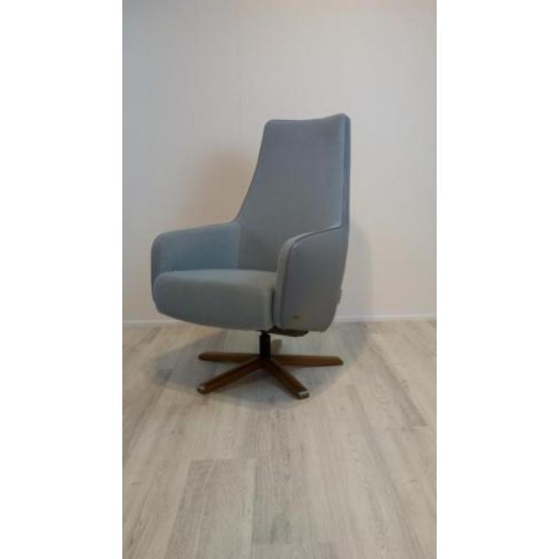 Relaxstoel Pure met hocker showmodel