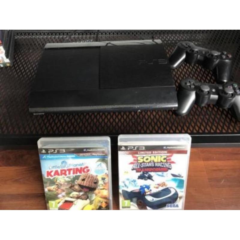 Sony PlayStation 3 + 2 controllers + 2 games!