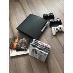 PS3 Console Slim + 3 Controllers + 6 Spellen