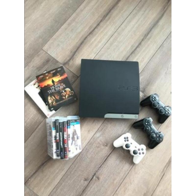 PS3 Console Slim + 3 Controllers + 6 Spellen